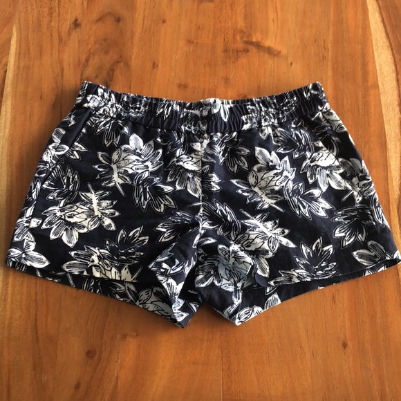 J. Crew Navy & White Linen/Cotton Blend Floral Short Sz 4 - NWOT - Picture 3 of 8
